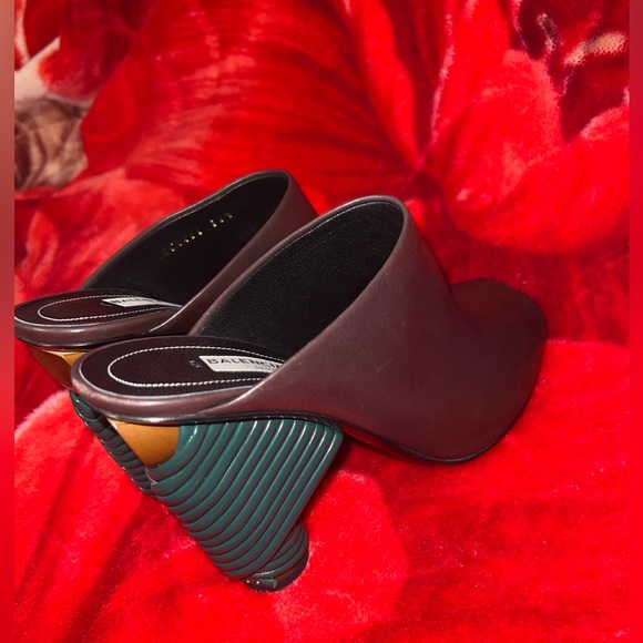Authentic Balenciaga Brown Leather Peep Toe Mules Size 36.5 uk / 6 US - Picture 7 of 13
